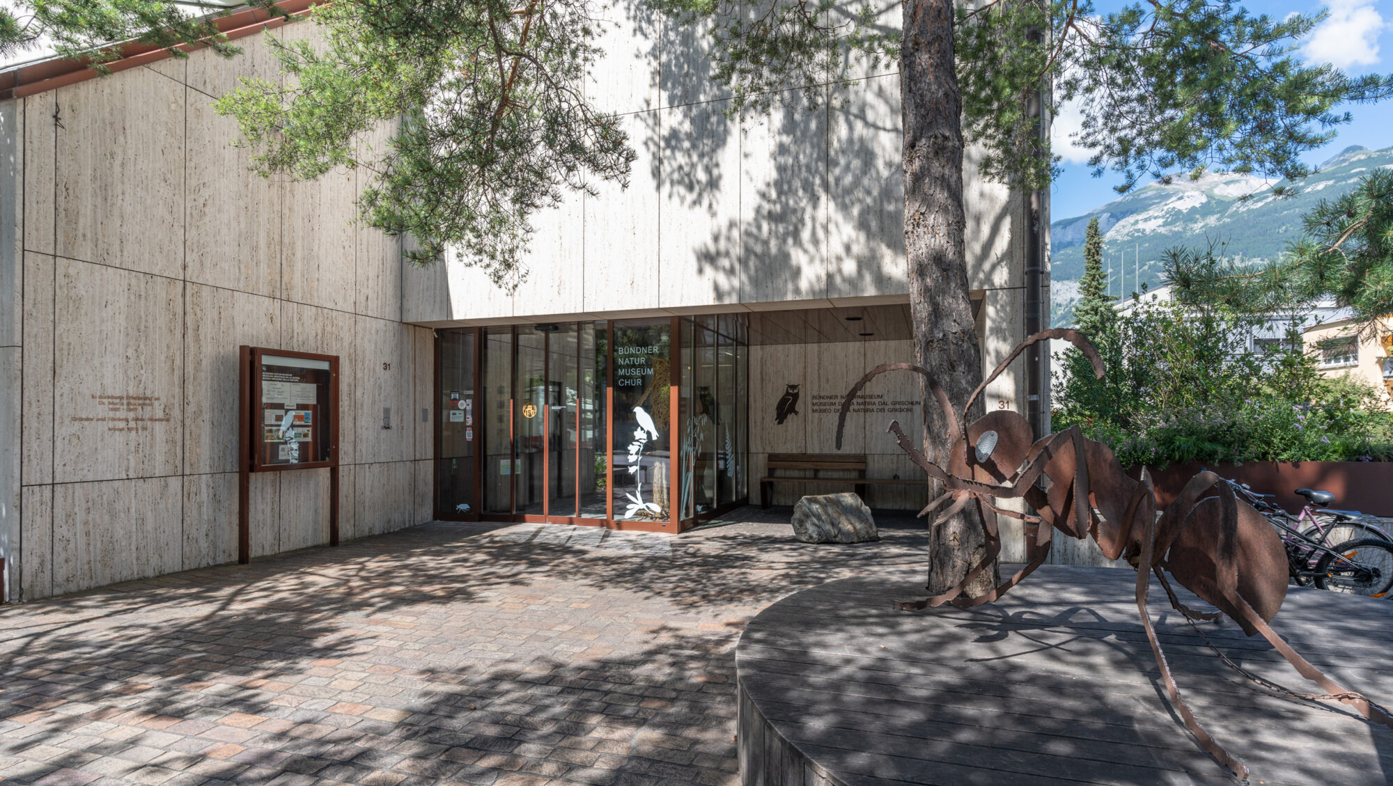 Aussenansicht des Bündner Naturmuseum